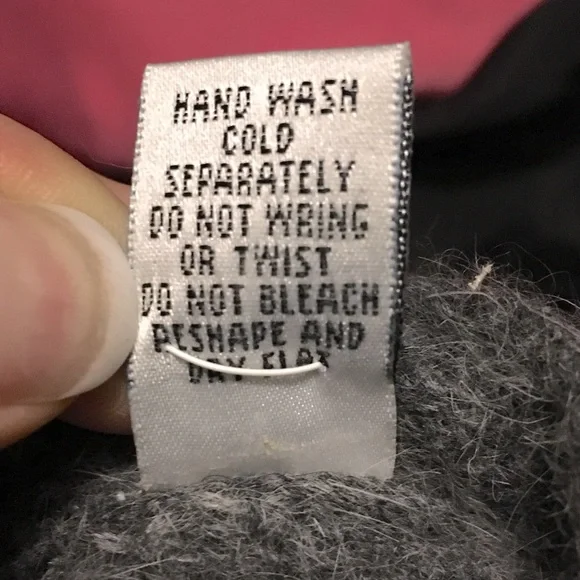 Vintage Gorgeous Bravo warm grey lambswool and angora rabbit hair cardigan. - Picture 11 of 11